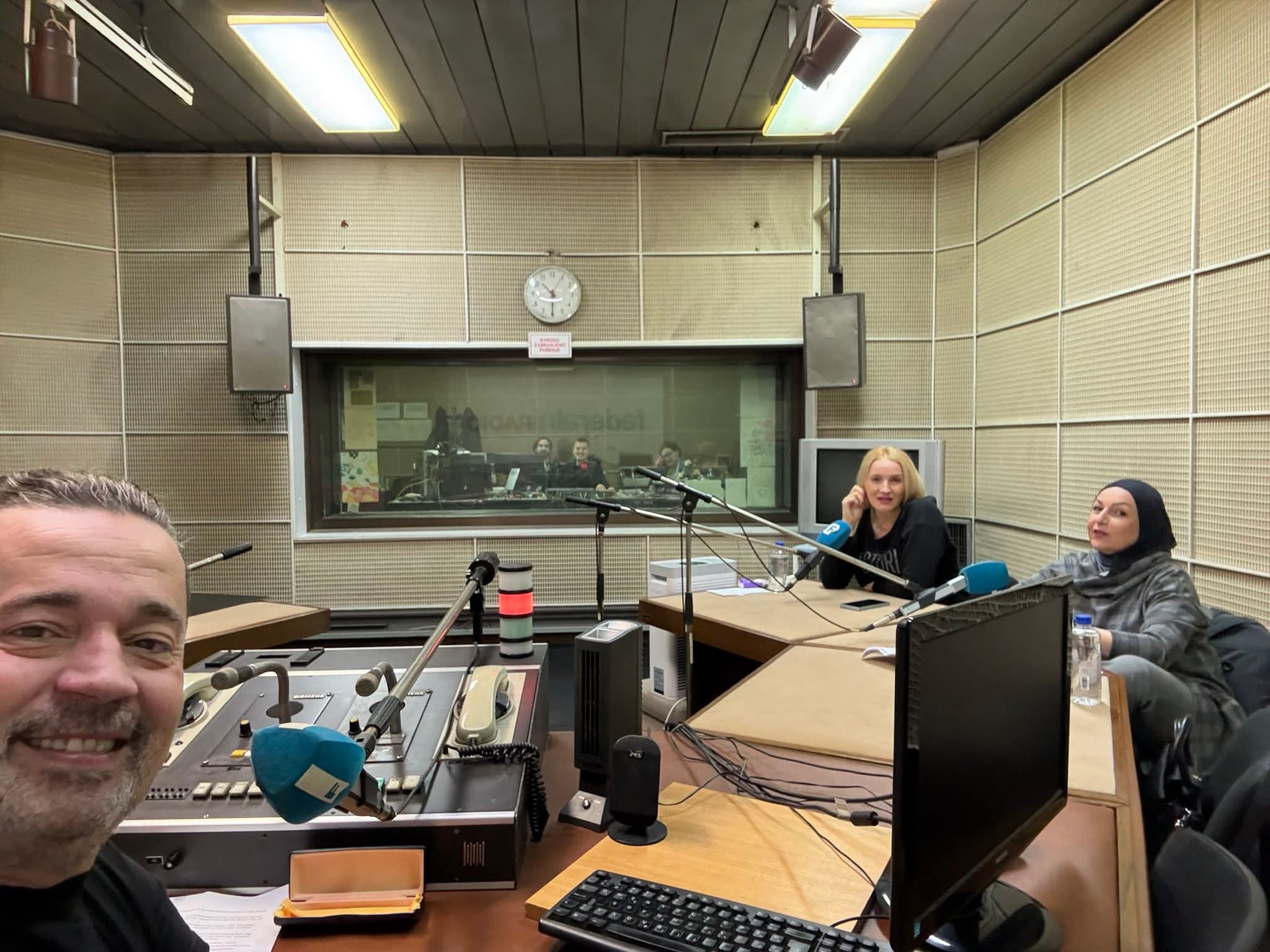 Noćni program Federalnog radija -  Bijela hronika